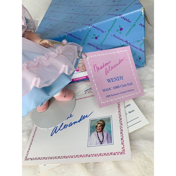Madame Alexander Wendy MADC 1989 Exclusive Limited Edition Club Doll - Picture 2 of 13